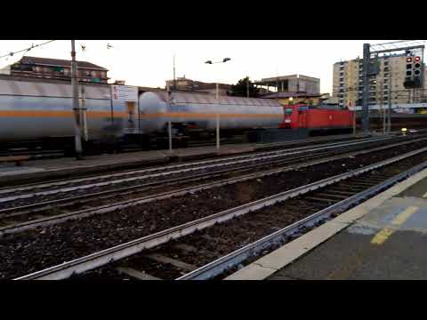 E483 102 DB+merci minimo (2 cisterne) - Milano Greco - 07/11/2022