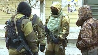 preview picture of video 'В Буйнакске начался штурм дома с боевиками'