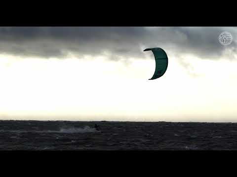 Stormy kitesurf session at 40 knots