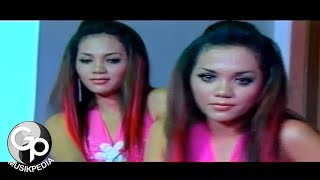 Download lagu Kembar Srikandi - Bulan ( Karaoke) mp3