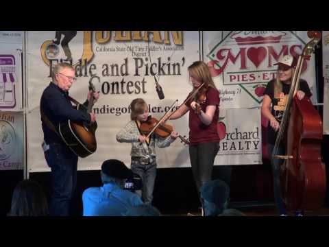 2017-05-20 Entertaiment by Deitrich girls - 8th of January - 2017 Julian Fiddle Contest