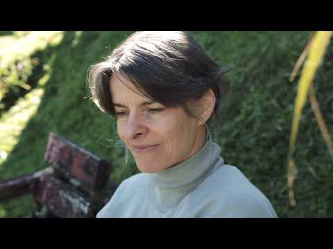 Meet Anna and her family in Aro Valley