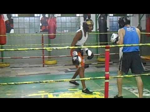Douglas ataide x Flavio bisqui sparring guarany 09/11/13 round 2