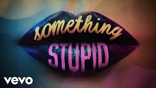 Kadr z teledysku Something Stupid tekst piosenki Jonas Blue & AWA