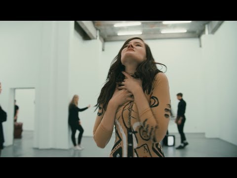 Madeline Juno - Automatisch (Official Music Video)