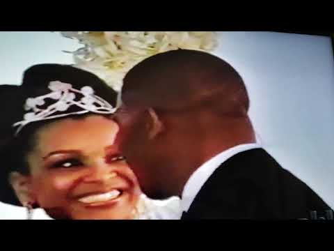 download lagu mp3 mp4 Lisa Ray Wedding Pictures, download lagu Lisa Ray Wedding Pictures gratis, unduh video klip Lisa Ray Wedding Pictures