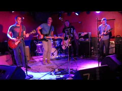 The Oranges Band - I Live Alone (live @ DC9 9/11/14)