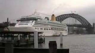 Cruise ships in Sydney - P&O Aurora