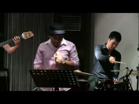 Tompi ft. Idang Rasdiji II - Ain't No Sunshine @ Mostly Jazz 15/10/11 [HD]