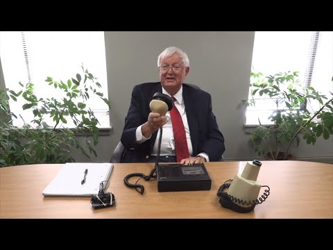 Semi-retired Georgia court reporter demonstrates voice recording system