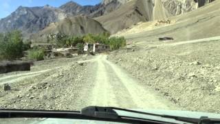 preview picture of video 'Downhill Drive from Zangla Fort, Zanskar (Part 1)'