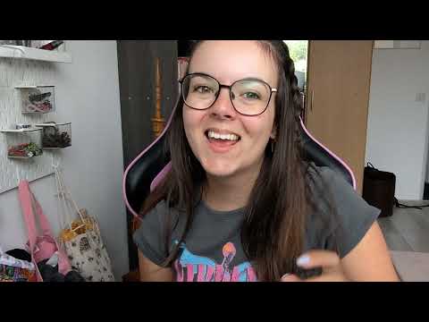 Little Q&A / Knit & Chat ! Yarn events, moving & Holst Garn