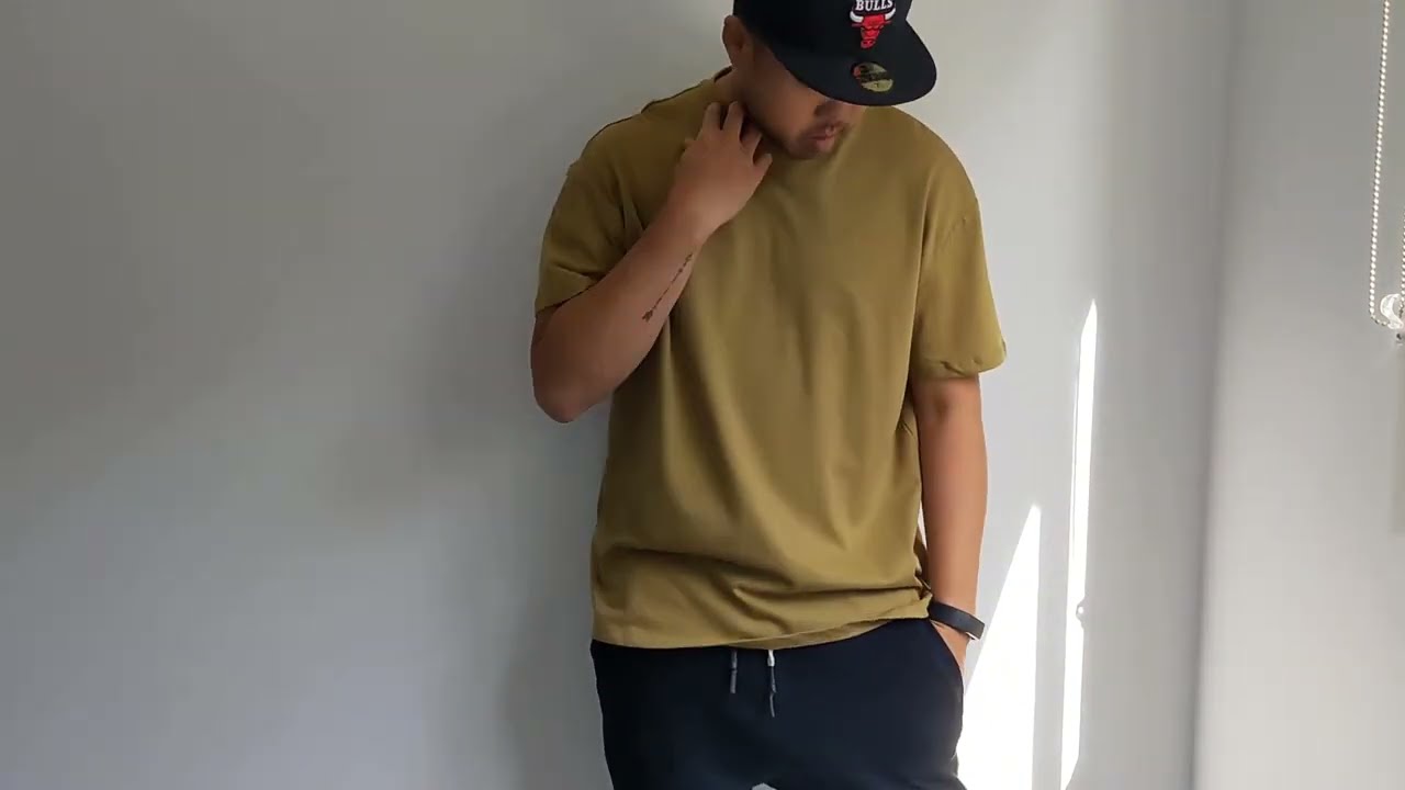 Essentials Fear of God Amber TShirt - Close Up and Sizing Fit Guide