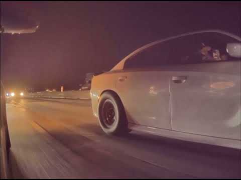 Tesla Model S Plaid vs Hellcat on tire (unknown mods)