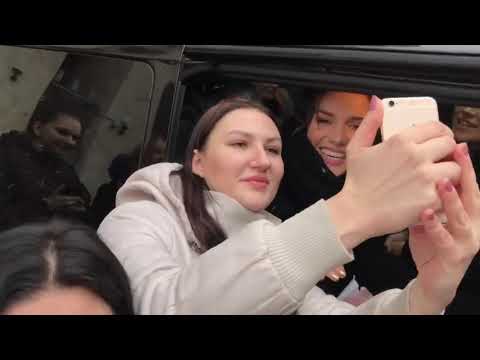 Natalia Oreiro with fans in Moscow - 19.3.2019