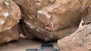Video thumbnail de Kill on Sight, V11. Happy Boulders