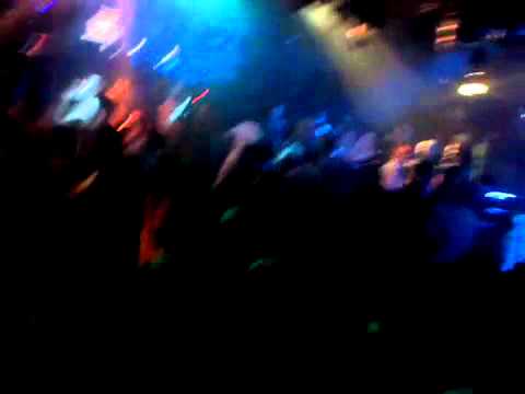 TELL THAT GIRL HER PUM PUMS HUGE ;)