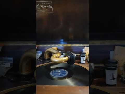 Tanning Dr Jekyll's Hyde - Bob Chester is orchestra Bluebird Records #11521 1942