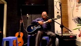 Bài thánh ca buồn, Để quên con tim  : Phạm Anh Tuấn tại Hoa Mộc Trà