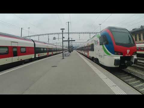 Treni alla stazione di Chiasso (Stazione di confine tra Italia e Svizzera)