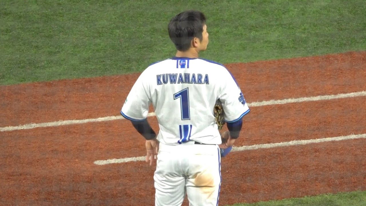 歓喜の中、桑原1人だけ最後までホークスナインの挨拶を見守る！日本一の胴上げ直後！日本シリーズ 第6戦 2024/11/03 横浜DeNAベイスターズ