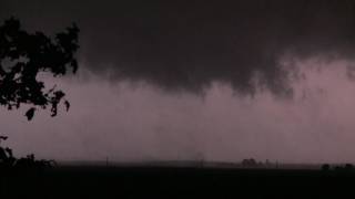 preview picture of video 'Streator Tornados forming around Lostant. Great cloud footage!'