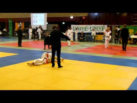 Selena Scholten judo 5-11-11 wedstrijd 1.mpg