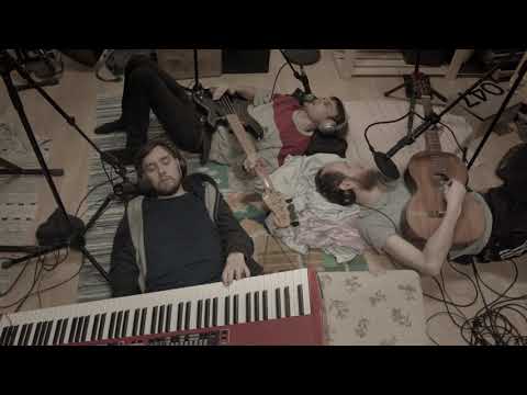 Den svenska björnstammen spelar - När jag blundar vill jag va nån annan