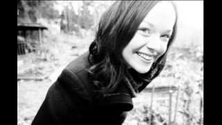 Allison Crowe - There Is (Live)