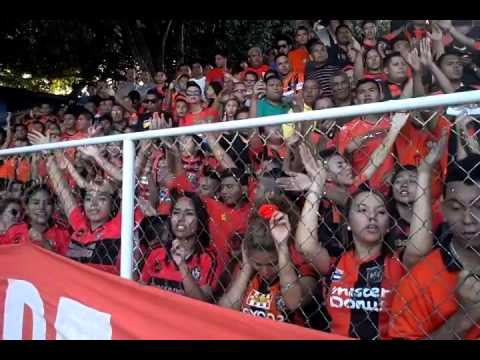 "Vamos vamos vamos negro naranja" Barra: Super Naranja - Inmortal 12 - LBC • Club: Club Deportivo Ãguila