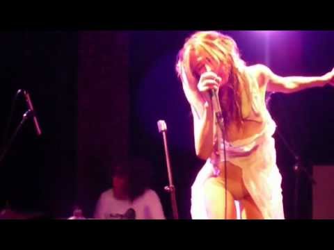 Queen Adreena @ Maroquinerie, Paris, 2009 (2 songs)