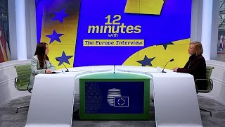 Finnische Innenministerin kritisiert Spaniens Massenlegalisierung von Migranten