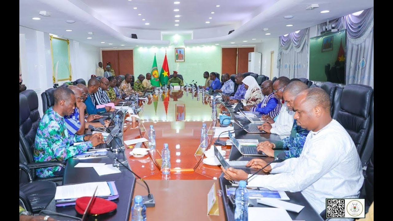 Le gouvernement burkinabè institue de nouveaux documents d'identité et de voyage