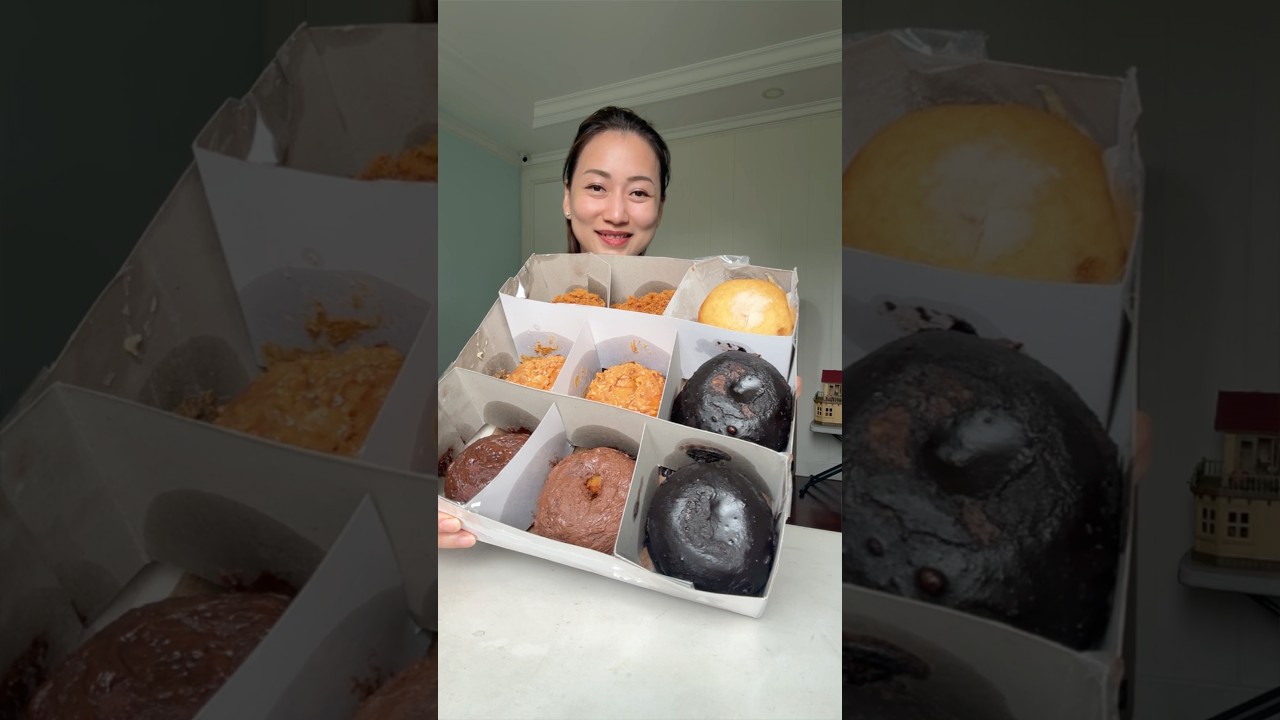 DONUT PINGKAN MAMBO 🍩🍩🍩 … hmm, the box could be upgraded to a more representative one 😅