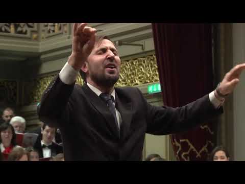 LAURA BRETAN, ATO KAWARA ŞI CORUL MARANATA – Ce Mare esti!