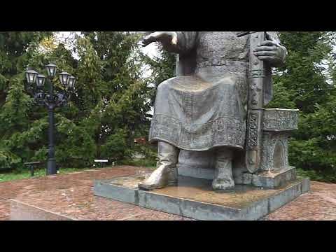 Monument au Prince Youri Dolgorouki (  Ю́рий Влади́мирович ) Kostroma .anneau d'or Russie 2022