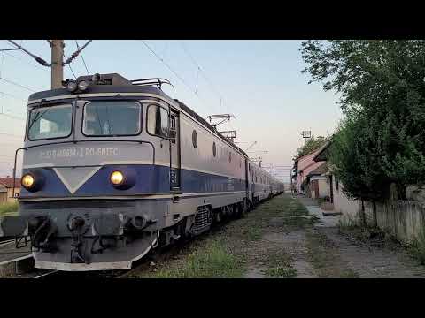 Teiuş: IRN 1765 train (Timişoara Nord - Iaşi). Locomotive nr. 400 694-2