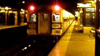 preview picture of video 'MTA Metro North Rail Road Action at 125th Harlem Station'