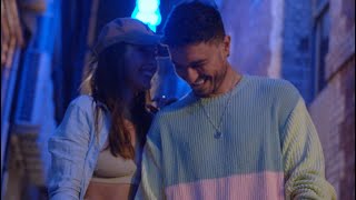 Kadr z teledysku Stay With Me tekst piosenki Faydee