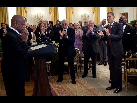 Wintley Phipps sings Amazing Grace for Barack Obama's National Prayer Service