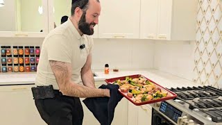 כשהגבר נכנס למטבח וכל מנה טעימה בטירוף, תודה לתבלינים המזוהים של Mon Appetit