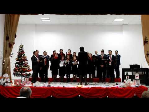 Intr-un staul. Corul BAZS Cazasu, Braila