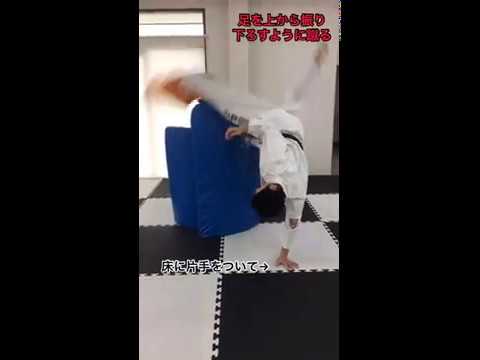 変則の上段まわし蹴り