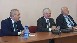 Эдвард Налбандян прочитал традиционную лекцию первокурсникам факультета Международных отношений ЕГУ