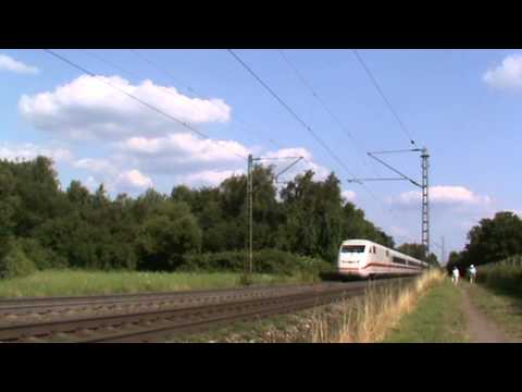 Ein ICE 2 (BR402) kommt bei Hanau West vorbei