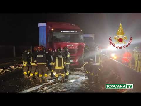 2021-01-26 AREZZO - TRAFFICO IN TIL SU E45 PER MALTEMPO