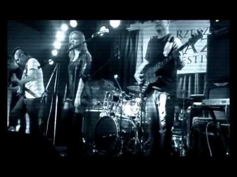 Millerium'o / Running Up That Hill