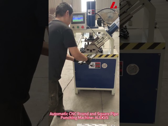 Vídeo da máquina de puncionamento de tubos redondos e quadrados CNC