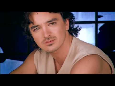 Orhan Ölmez - Özledim (Music Video)