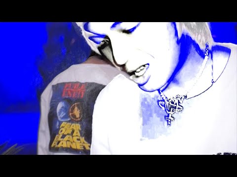 Warren Hue - BLACKONBLACK FREESTYLE [Official Music Video]